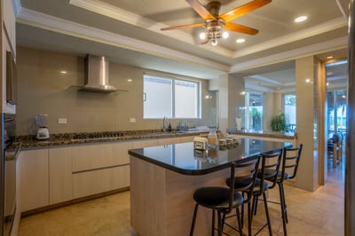 Luxury Villa Photo #23