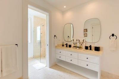 Luxury Villa Photo #37
