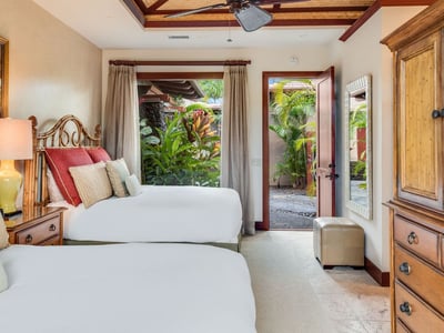 Luxury Villa Photo #28