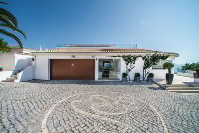 Luxury Villa Photo #16