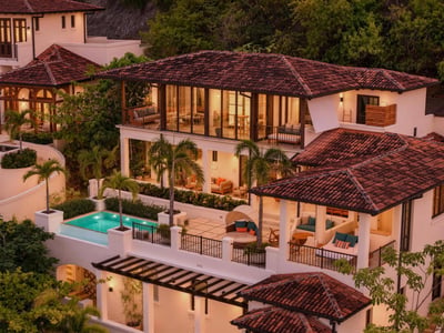 Luxury Villa Photo #4