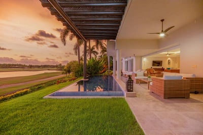 Luxury Villa Photo #7