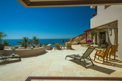 Luxury Villa Photo #9