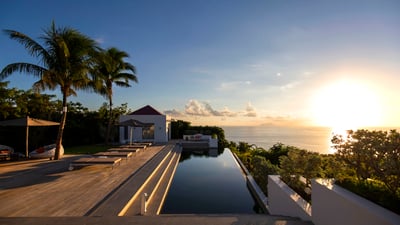 Luxury Villa Photo #12