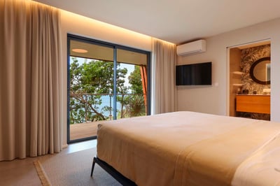 Luxury Villa Photo #17