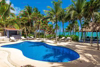 Luxury Villa Photo #3