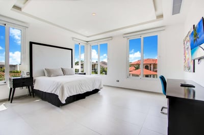 Luxury Villa Photo #56