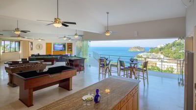 Luxury Villa Photo #30