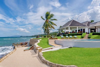 Luxury Villa Photo #3