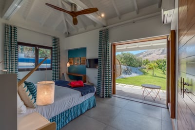 Luxury Villa Photo #28