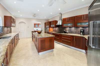Luxury Villa Photo #7