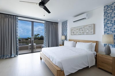 Luxury Villa Photo #9