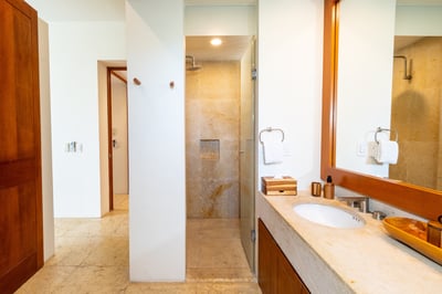 Luxury Villa Photo #19