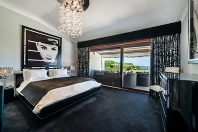 Luxury Villa Photo #17