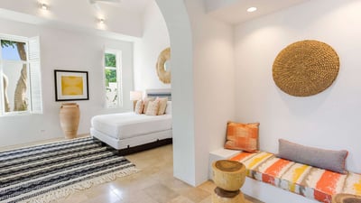Luxury Villa Photo #14