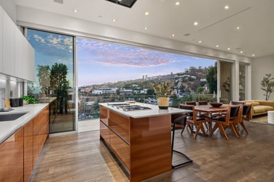 Luxury Villa Photo #27