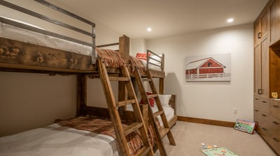 Two Twin/Full bunk bedroom