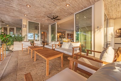 Luxury Villa Photo #12