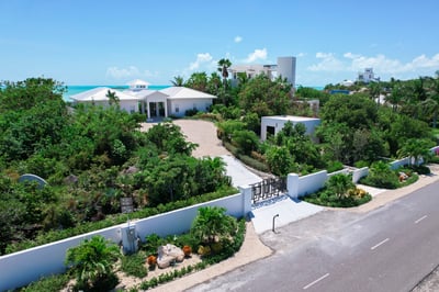 Luxury Villa Photo #16