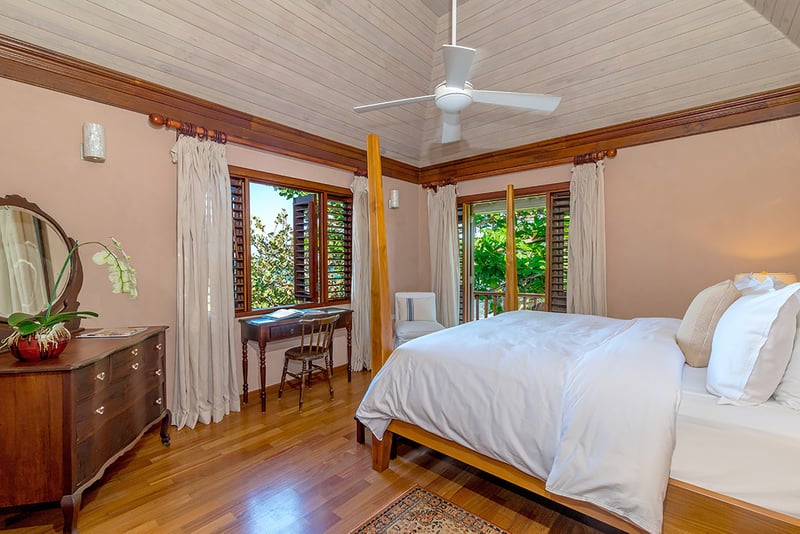 Hidden Bay by the Sea