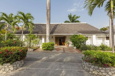 Luxury Villa Photo #5