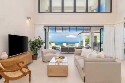 Luxury Villa Photo #4