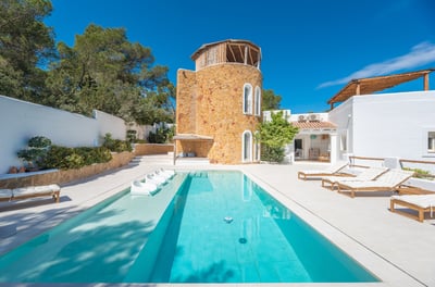 Luxury Villa Photo #4