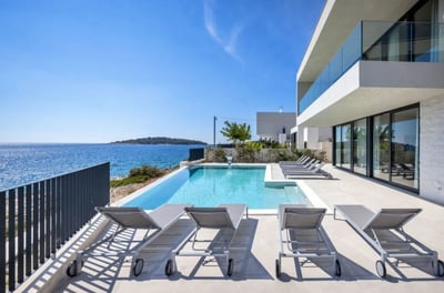 Luxury Villa Photo #7