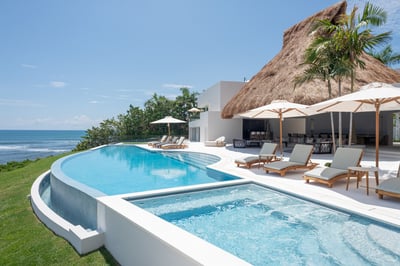 Luxury Villa Photo #3