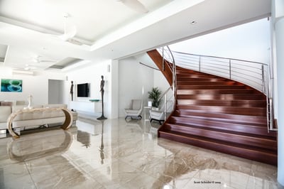 Luxury Villa Photo #17