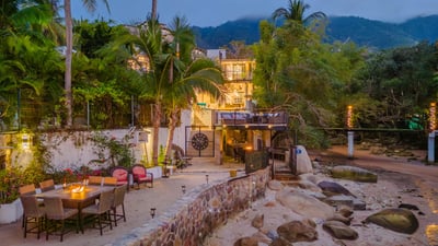 Luxury Villa Photo #4