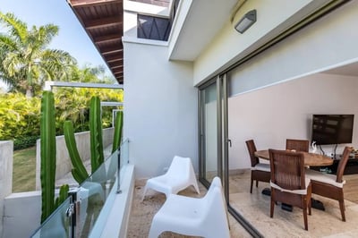 Luxury Villa Photo #40