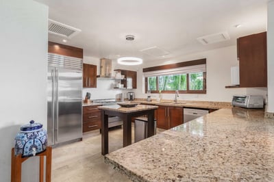 Luxury Villa Photo #10