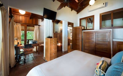 Luxury Villa Photo #15