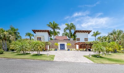 Luxury Villa Photo #11