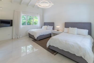 Luxury Villa Photo #44