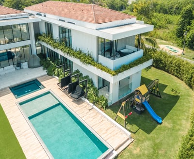 Luxury Villa Photo #4
