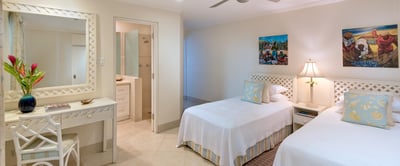 Luxury Villa Photo #5