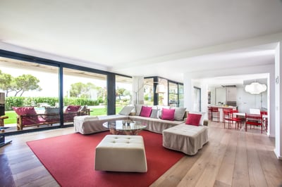 Luxury Villa Photo #23