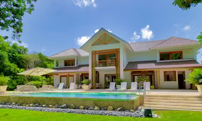 Luxury Villa Photo #4