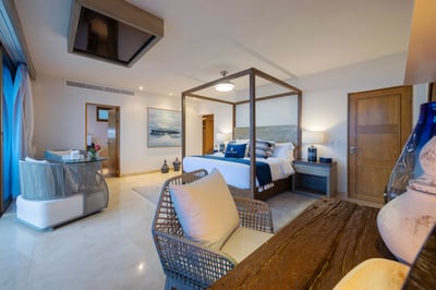 Luxury Villa Photo #37