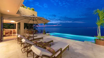 Luxury Villa Photo #7