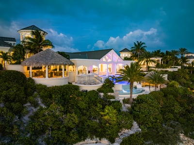 Luxury Villa Photo #4