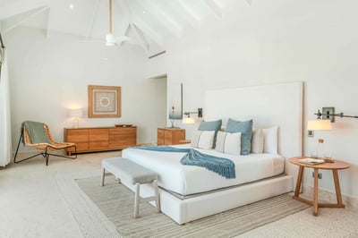 Luxury Villa Photo #29