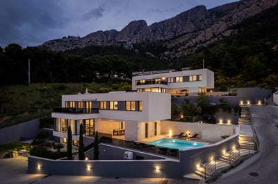 Luxury Villa Photo #2