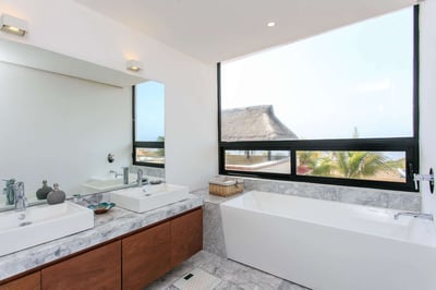 Luxury Villa Photo #26