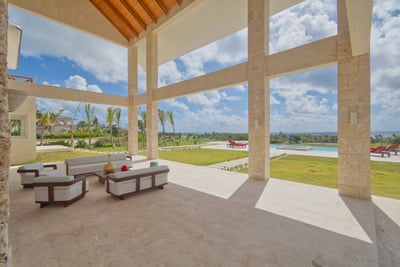Luxury Villa Photo #7