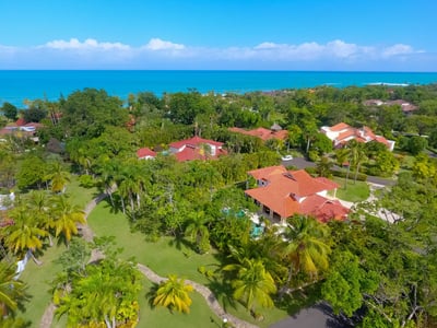 Luxury Villa Photo #3