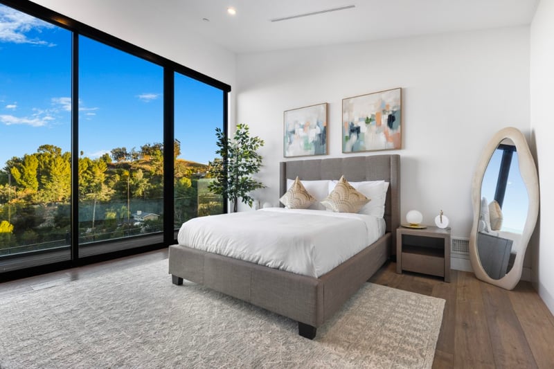 Skyline Luxury Haven