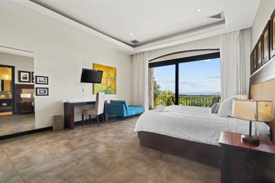 Luxury Villa Photo #26